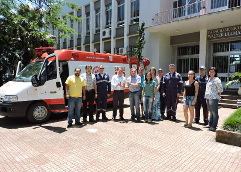 EXECUTIVO REPASSA NOVA AMBULÂNCIA AO SAMU